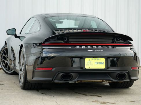 Used 2025 Porsche 911 Carrera image 6