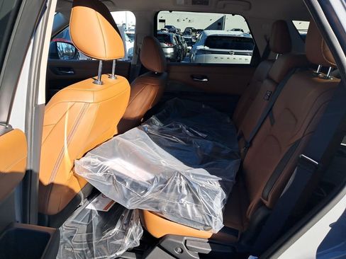 New 2025 Nissan Pathfinder Platinum w/ Lighting Package (N92) image 26
