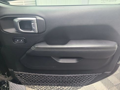 Used 2020 Jeep Wrangler Unlimited Sahara AWD/4WD image 40