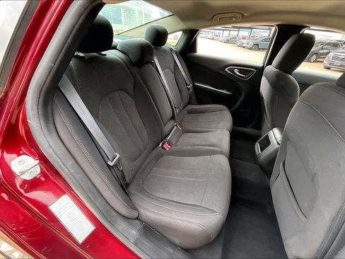 Used 2016 Chrysler 200 Limited image 17