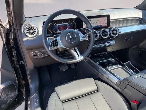 Certified 2025 Mercedes-Benz GLB 250 4MATIC image 7