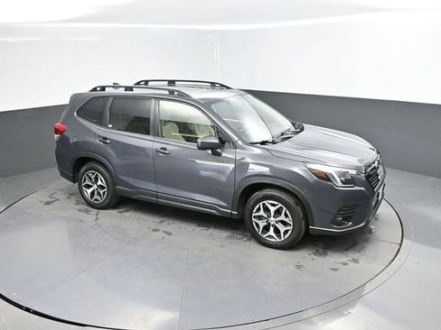 Used 2023 Subaru Forester Premium AWD/4WD image 38