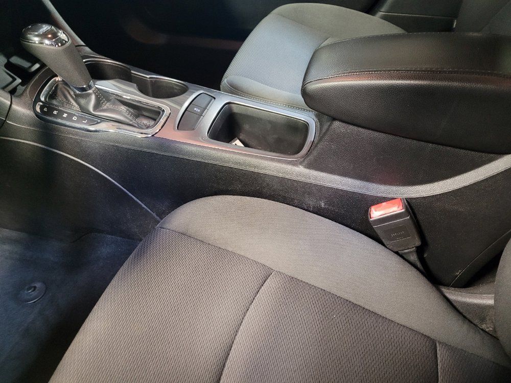 Used 2017 Chevrolet Cruze LT w/ Convenience Package FWD image 26