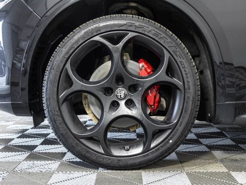 Used 2023 Alfa Romeo Stelvio Veloce AWD/4WD image 48