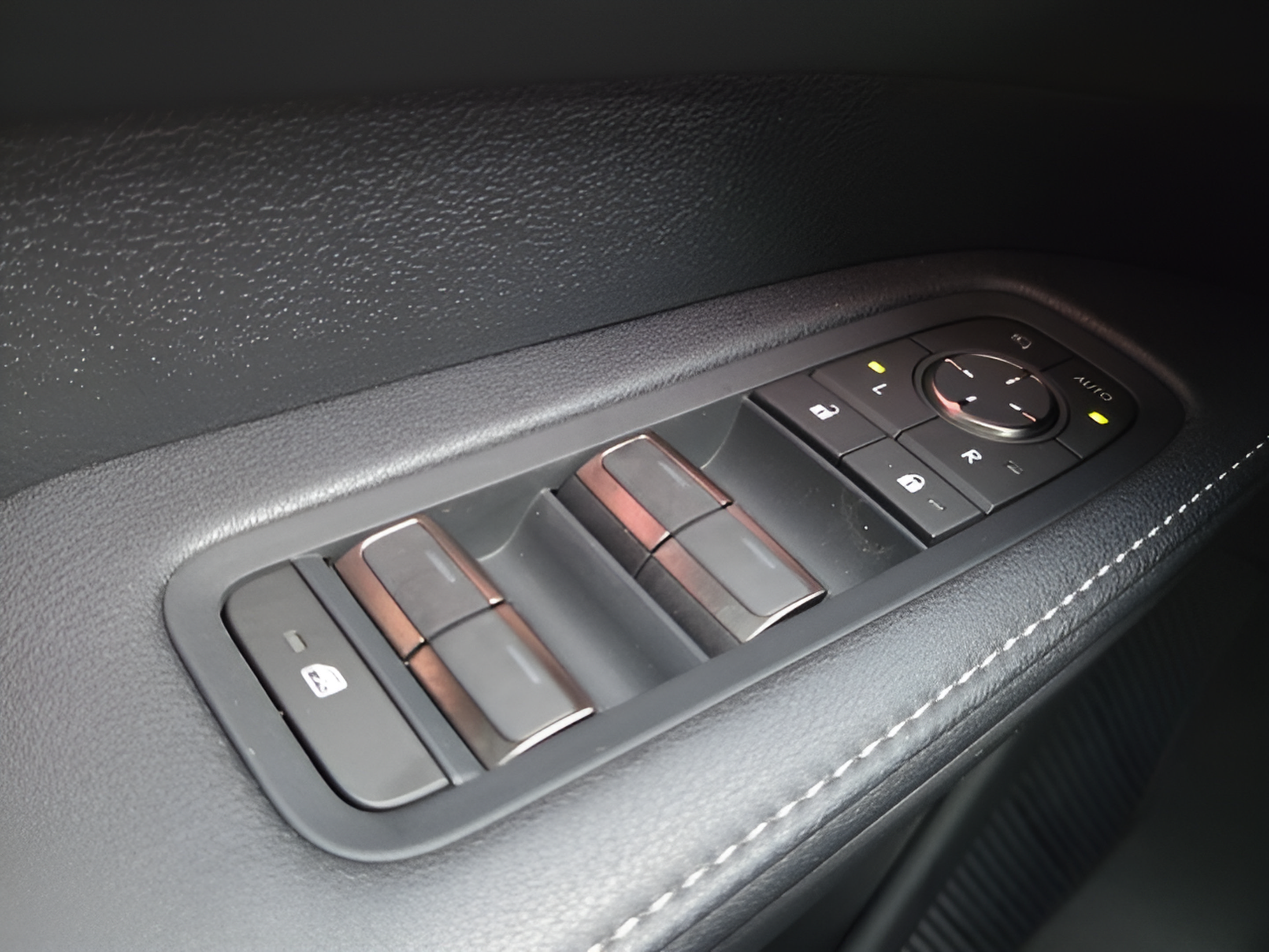 New 2026 Lexus RX 350h AWD/4WD image 32