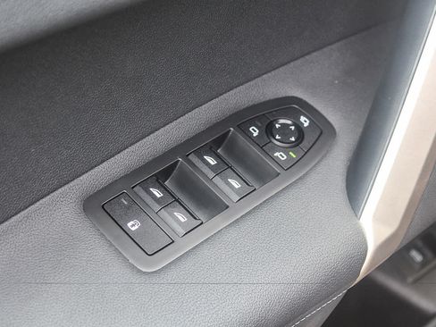 Used 2024 BMW iX xDrive50 w/ Sport Package AWD/4WD image 19