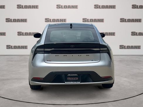 New 2026 Toyota Prius Plug-In Hybrid FWD image 4