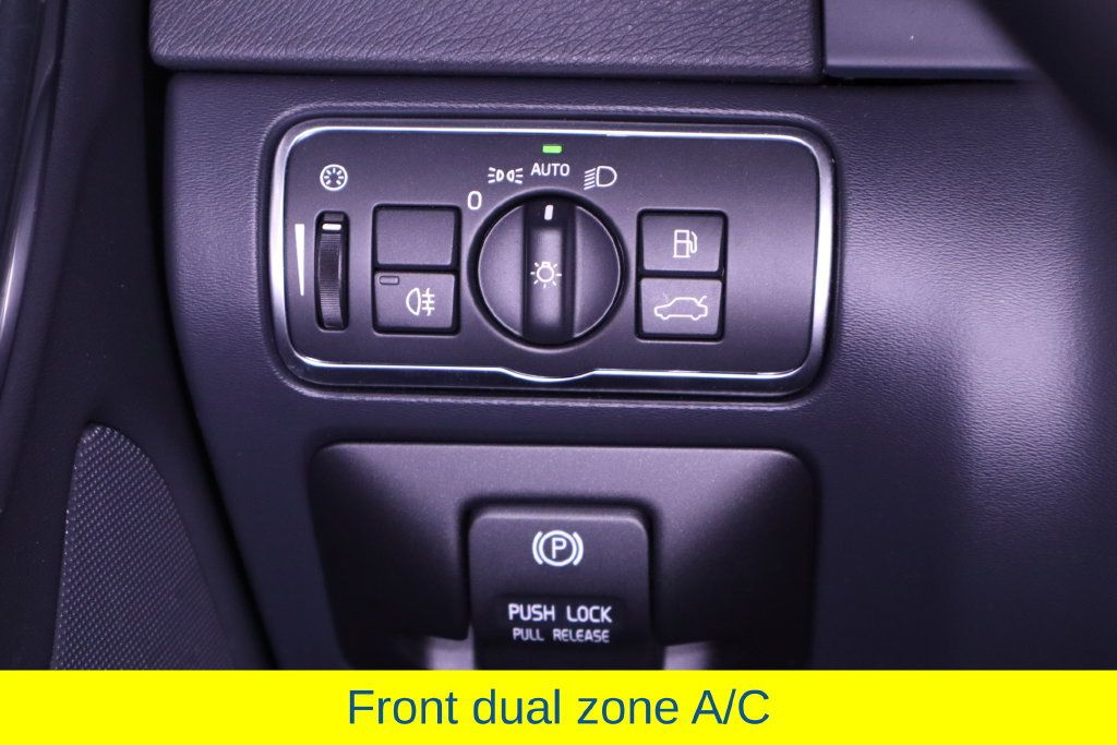 Used 2015 Volvo S60 T6 FWD image 23