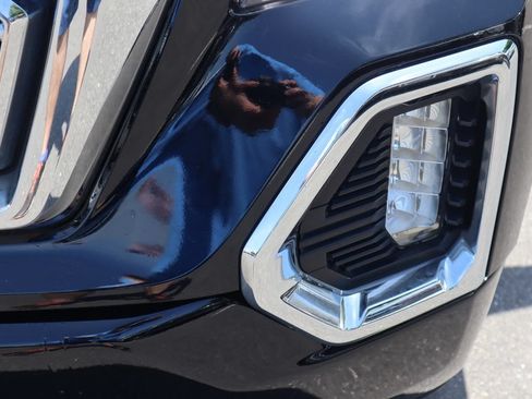 Used 2022 GMC Sierra 1500 Denali w/ Denali Premium Package AWD/4WD image 12