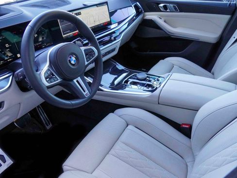 Certified 2026 BMW X7 M60i image 9