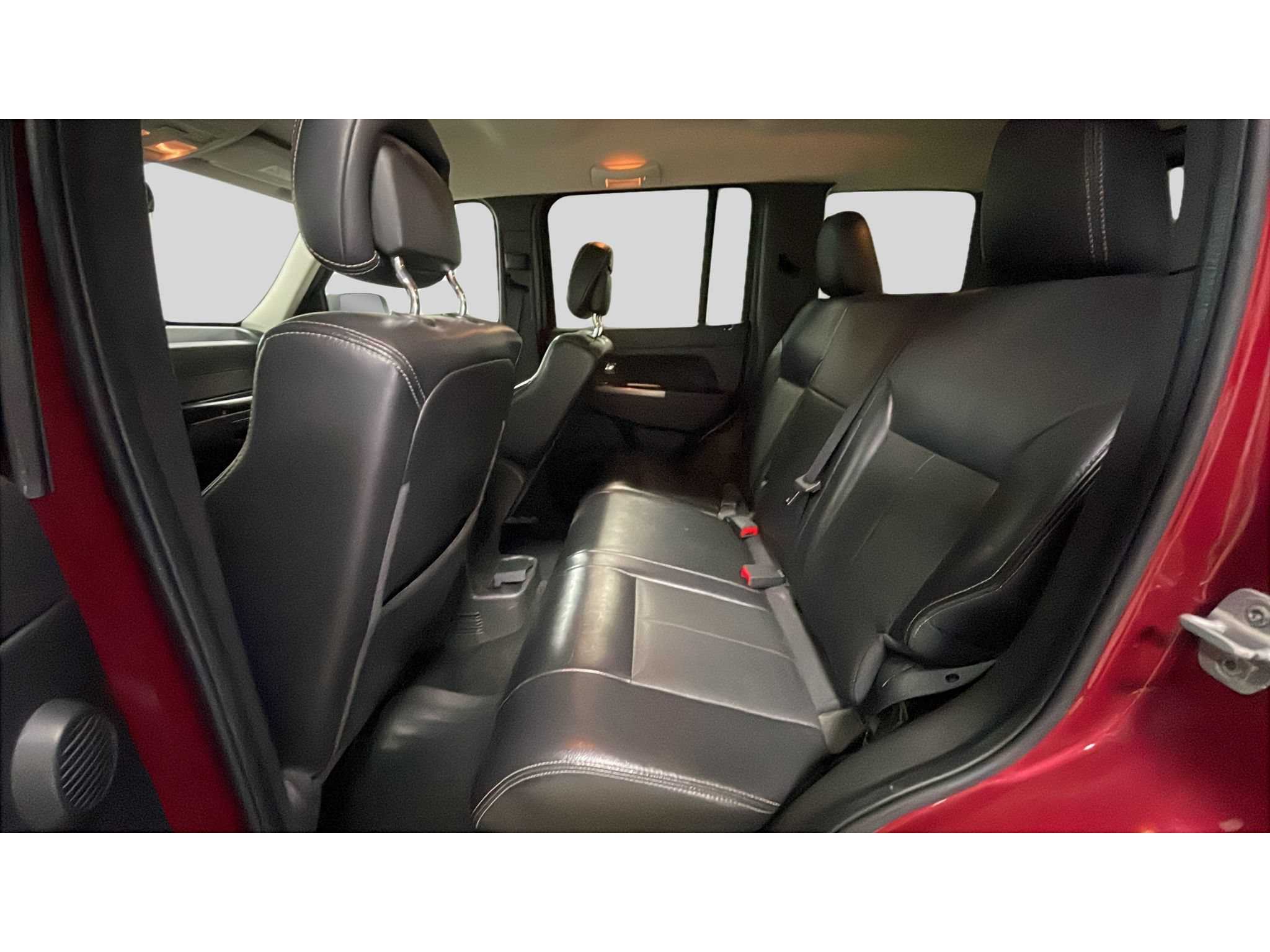 Used 2012 Jeep Liberty Limited AWD/4WD image 12