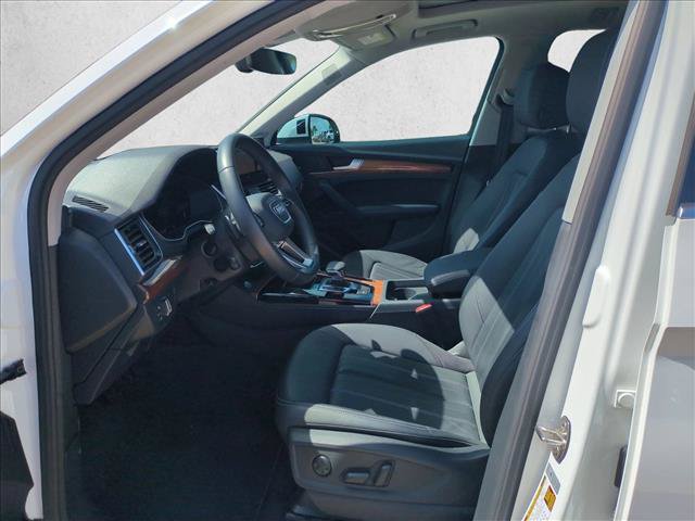 Used 2023 Audi Q5 2.0T Premium Plus w/ Premium Plus Package AWD/4WD image 13