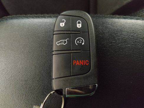 Used 2019 Jeep Compass Latitude AWD/4WD image 32
