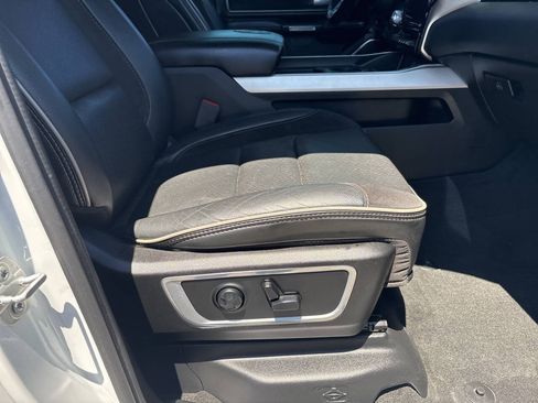Used 2020 RAM 1500 Laramie AWD/4WD image 28