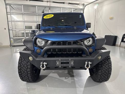 Used 2010 Jeep Wrangler Unlimited Rubicon AWD/4WD image 2