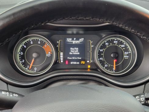 Used 2020 Jeep Cherokee Latitude Plus image 24