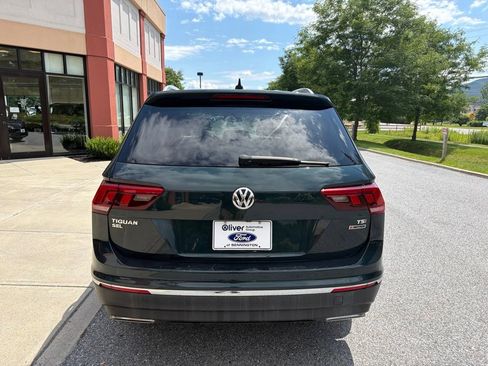 Used 2018 Volkswagen Tiguan SEL AWD/4WD image 6