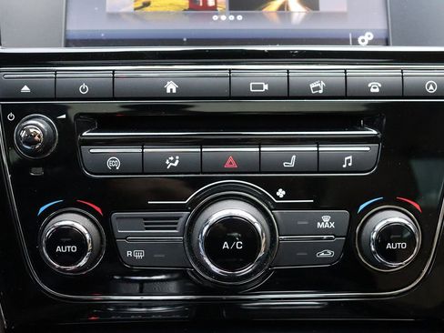 Used 2016 Jaguar XJ R-Sport image 29