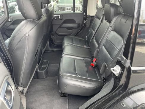 Used 2023 Jeep Wrangler Unlimited Sahara AWD/4WD image 20
