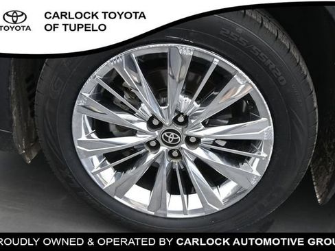Used 2024 Toyota Grand Highlander AWD image 16
