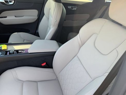 New 2027 Volvo XC60 B5 Plus AWD/4WD image 16