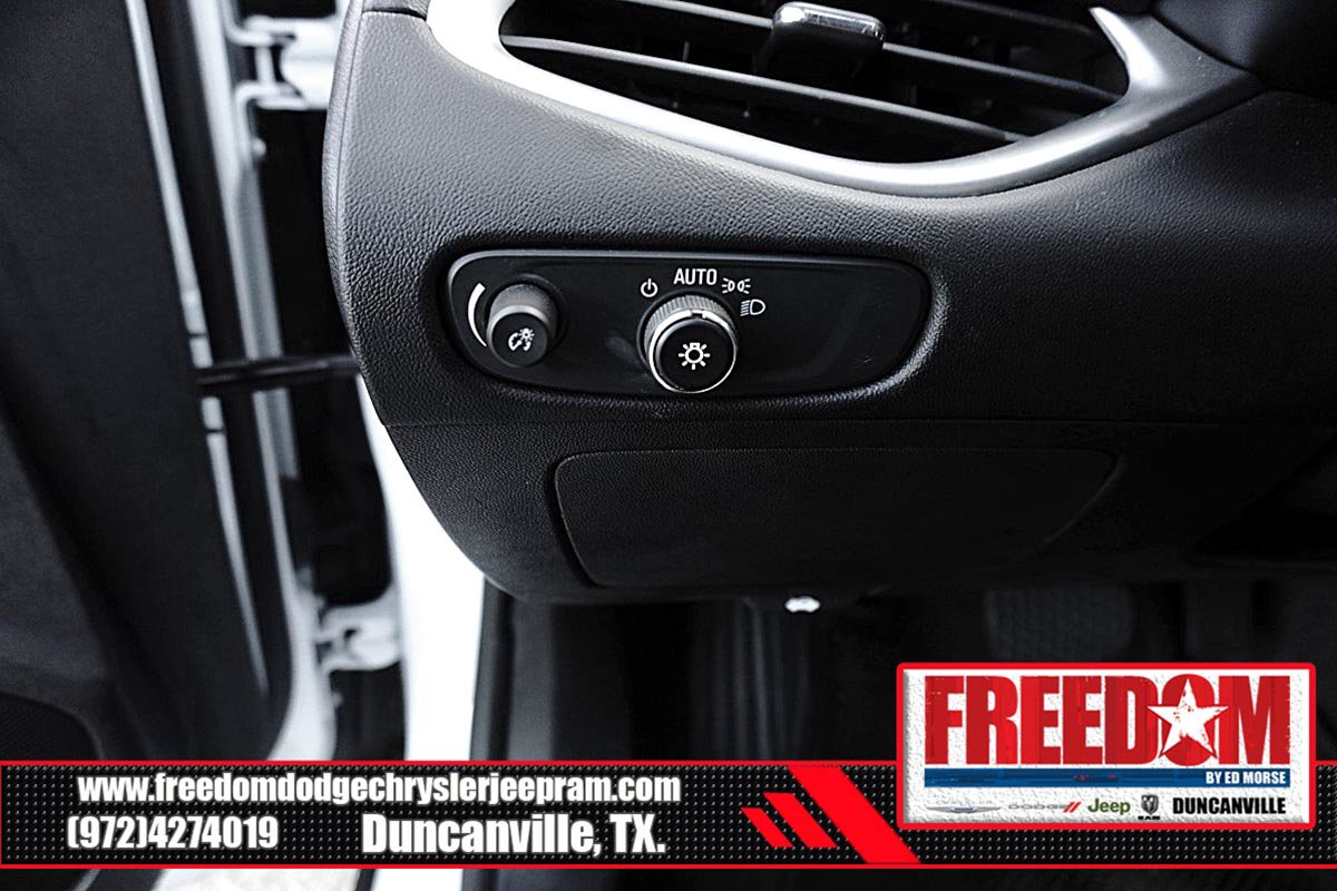 Used 2025 Chevrolet Malibu LT FWD image 23