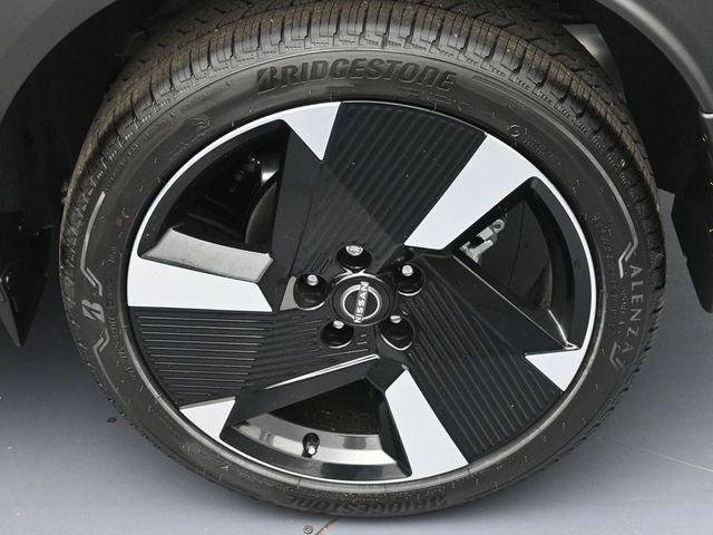 New 2026 Nissan Kicks SR FWD image 8