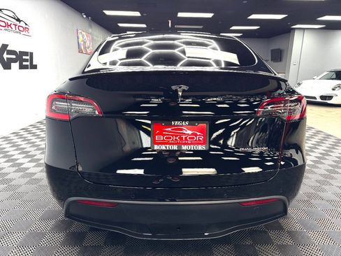 Used 2020 Tesla Model Y Performance image 10