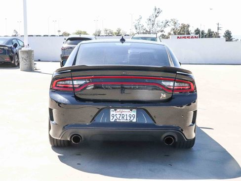 Used 2019 Dodge Charger Scat Pack RWD image 6