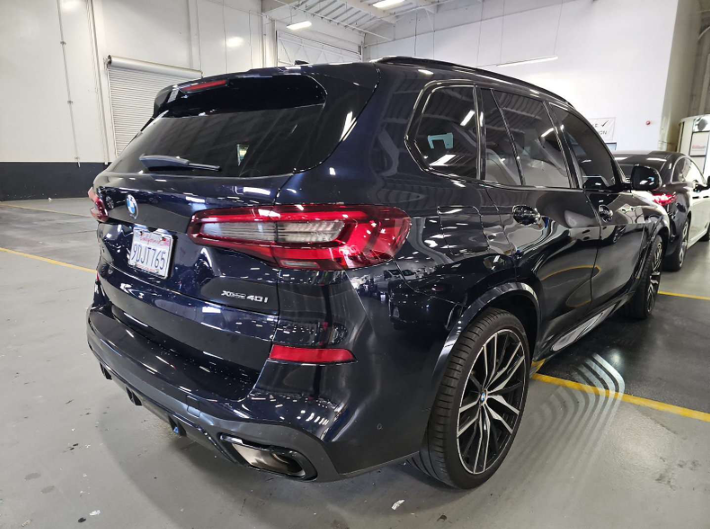 Used 2023 BMW X5 xDrive40i w/ M Sport Package AWD/4WD image 4
