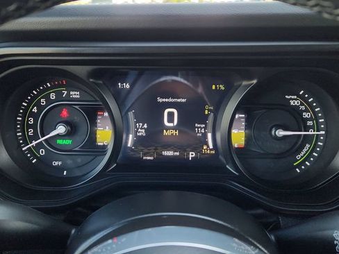 Used 2025 Jeep Wrangler Unlimited Sahara AWD/4WD image 40