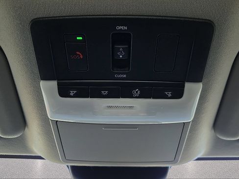 Used 2022 Nissan Sentra SR w/ SR Premium Package FWD image 21