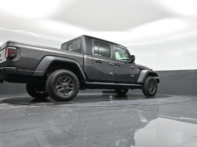 New 2026 Jeep Gladiator Sport AWD/4WD image 34