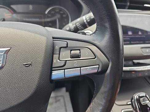 Used 2023 Cadillac XT4 Premium Luxury FWD image 15