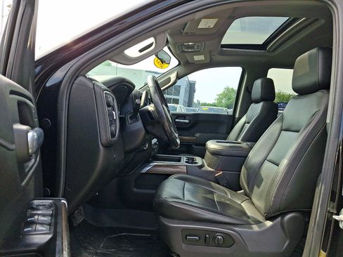 Used 2019 Chevrolet Silverado 1500 LT Trail Boss AWD/4WD image 14