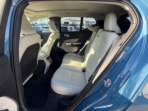 Certified 2025 Volvo XC40 B5 Ultra AWD/4WD image 14
