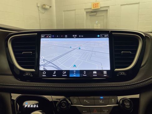 New 2026 Chrysler Pacifica Select image 13