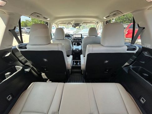 Used 2024 Toyota Grand Highlander FWD image 14