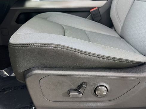 New 2026 RAM 1500 4x4 Crew Cab image 19