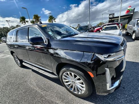 Used 2022 Cadillac Escalade ESV Luxury image 1