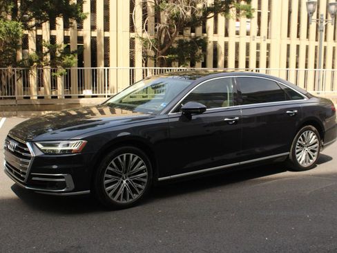 Used 2019 Audi A8 L 3.0T image 12