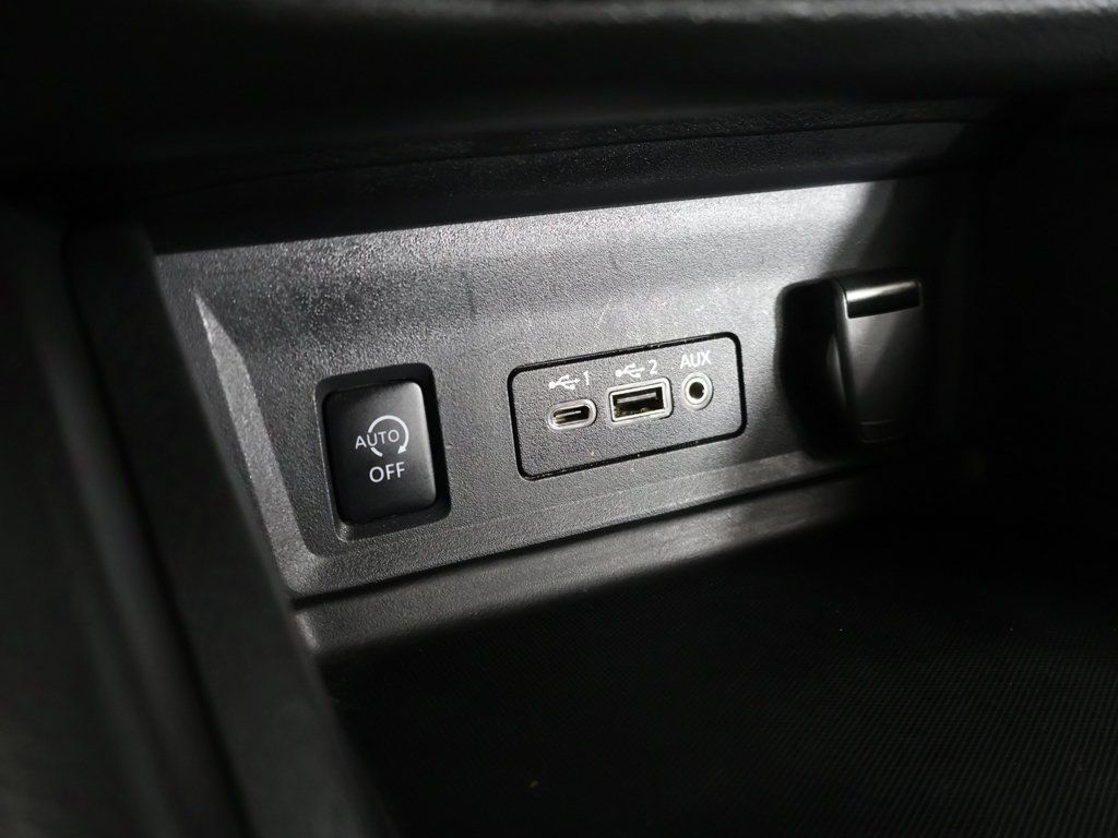Used 2025 Nissan Sentra SV FWD image 46