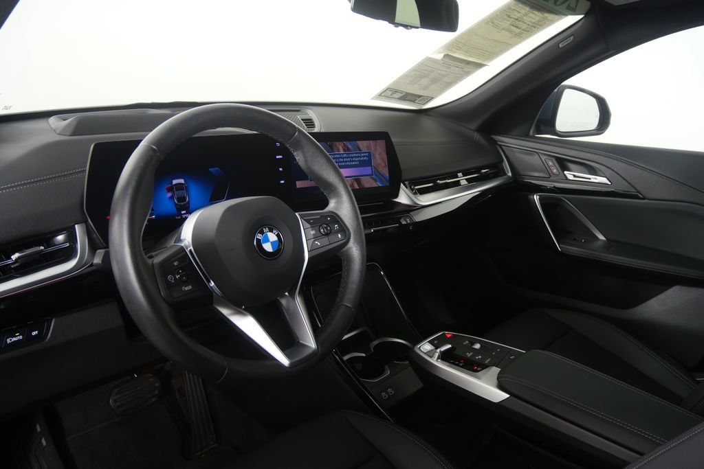 Certified 2025 BMW X2 xDrive28i AWD/4WD image 12