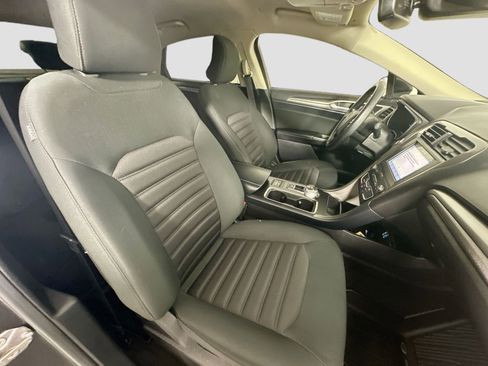 Used 2019 Ford Fusion SE image 26