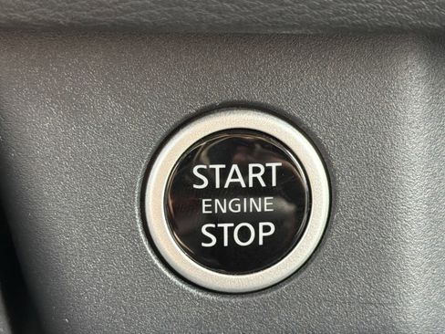 Used 2023 Nissan Rogue SV AWD/4WD image 27