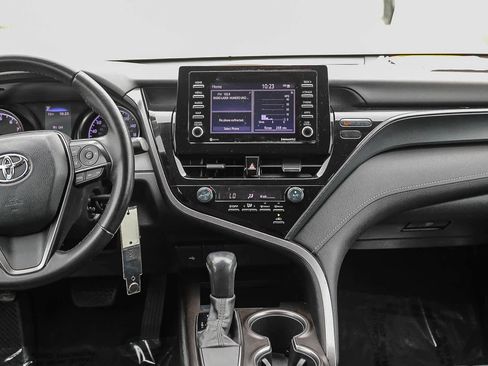 Used 2021 Toyota Camry SE FWD image 13