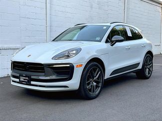 Certified 2025 Porsche Macan Turbo image 1