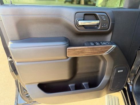 Used 2020 Chevrolet Silverado 1500 High Country w/ Technology Package AWD/4WD image 9