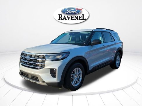 New 2026 Ford Explorer Active w/ Active Comfort Package image 8