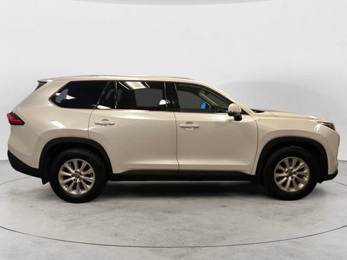 Used 2024 Toyota Grand Highlander AWD image 6